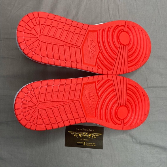 WMNS Air Jordan 1 Mid ‘Habanero Red’ - Picture 4 of 7